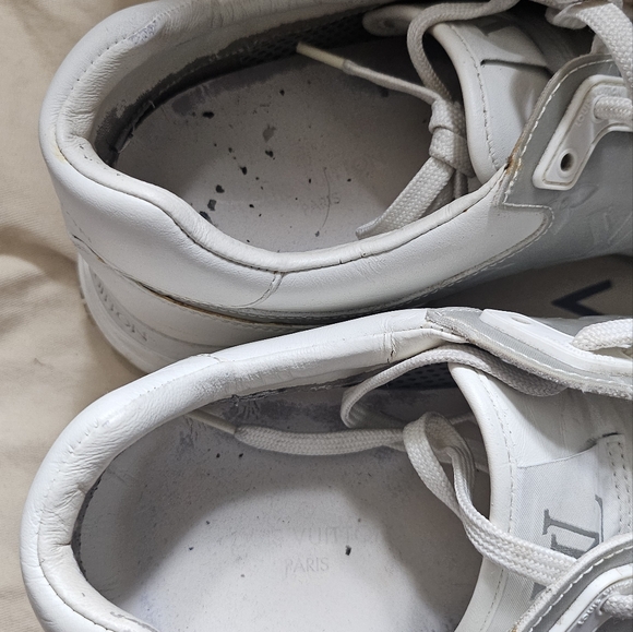 authentic Louis Vuitton Men Shoes - Picture 4 of 8